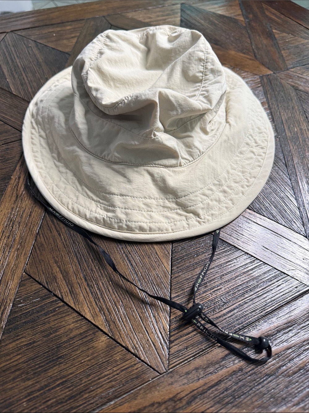 ExOfficio Wide Brim Hiking Hat Outdoor Sun Hat Adjustable Chin Strap OS